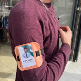 Kol bandı kimlik kartı tutucu